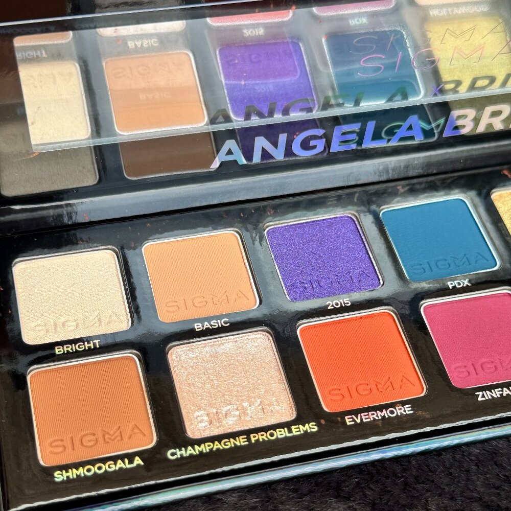 BRAND NEW! 2 Sigma Eyeshadow Palettes - Sigma x Angela Bright and Sigma Blueber - Picture 5 of 8